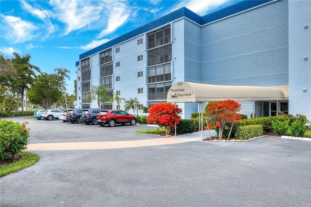 555 Park Shore Dr B-412, Naples, FL 34103-34