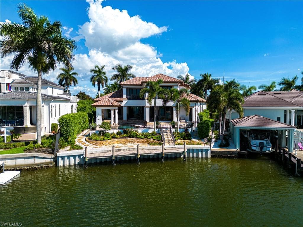 3111 Leeward Ln, Naples, FL 34103-4