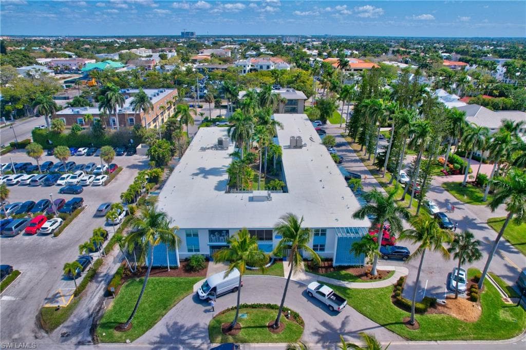 1295 Gulf Shore Blvd S 136, Naples, FL 34102-29