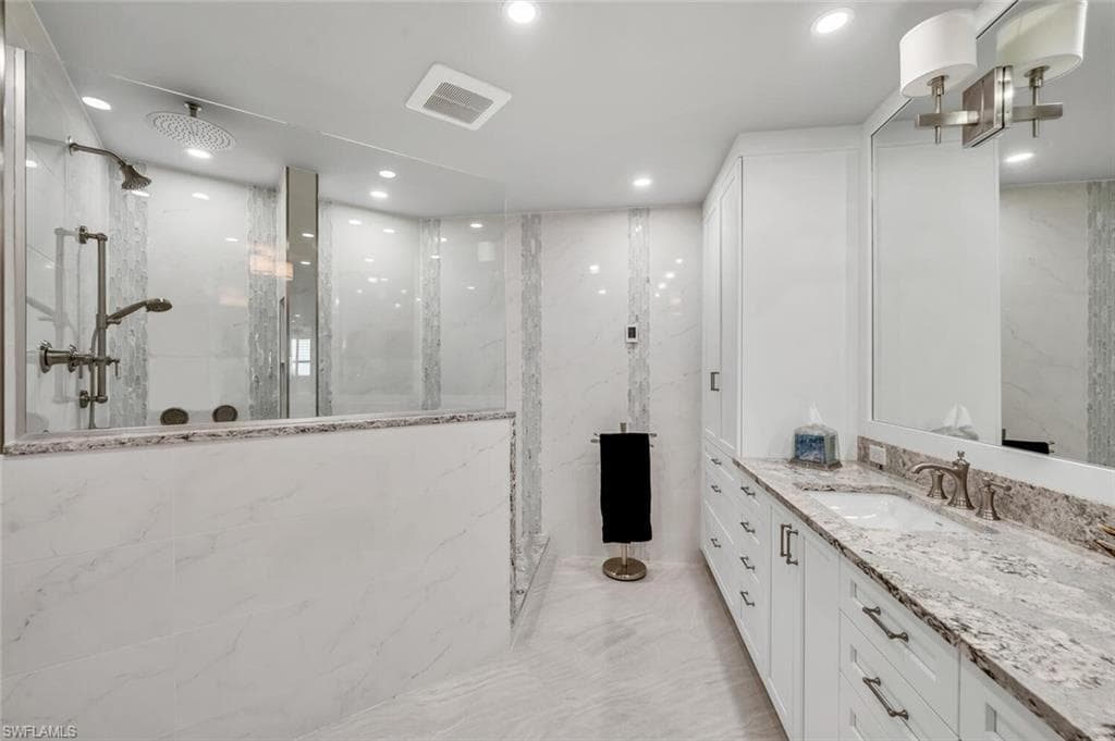 6001 Pelican Bay Blvd Penthouse E, Naples, FL 34108-13