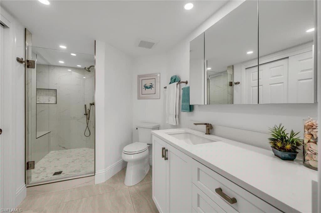 6001 Pelican Bay Blvd Penthouse E, Naples, FL 34108-16