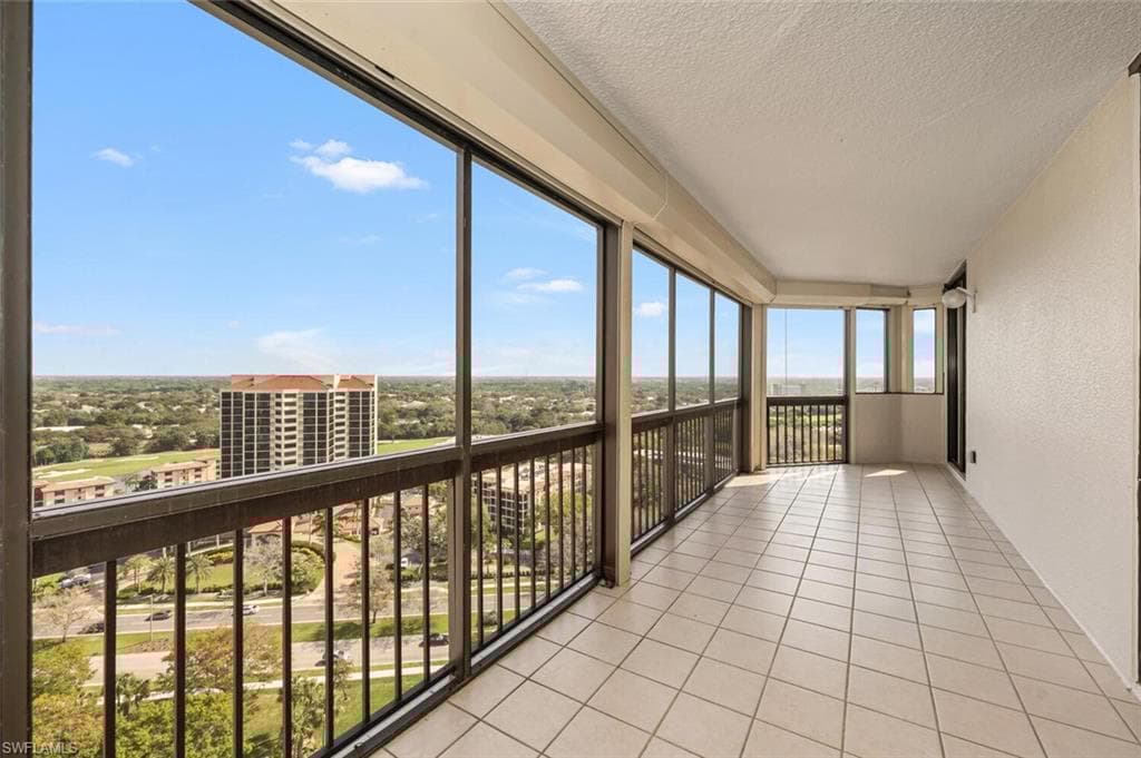6001 Pelican Bay Blvd Penthouse E, Naples, FL 34108-20