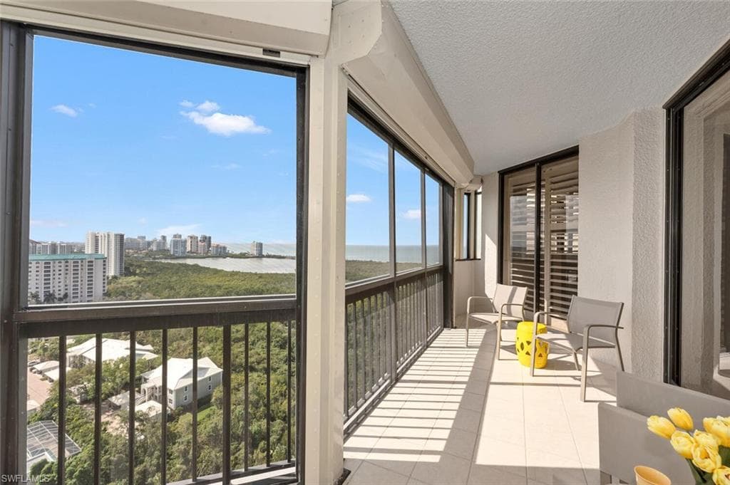 6001 Pelican Bay Blvd Penthouse E, Naples, FL 34108-21