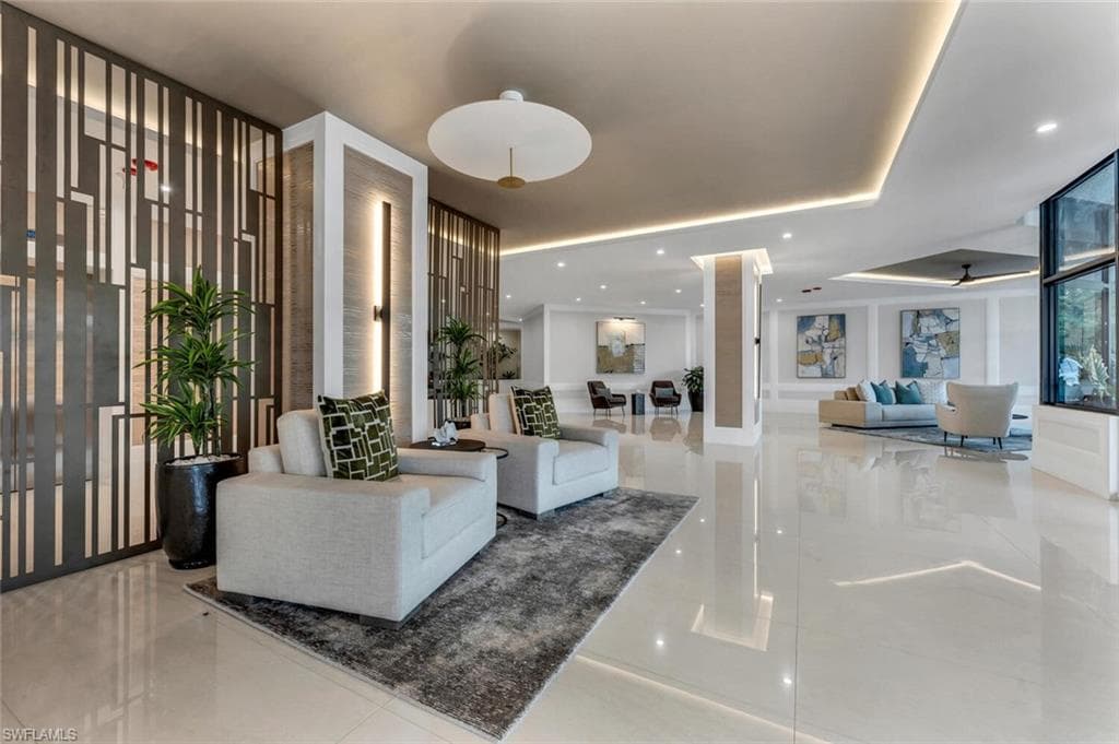 6001 Pelican Bay Blvd Penthouse E, Naples, FL 34108-4