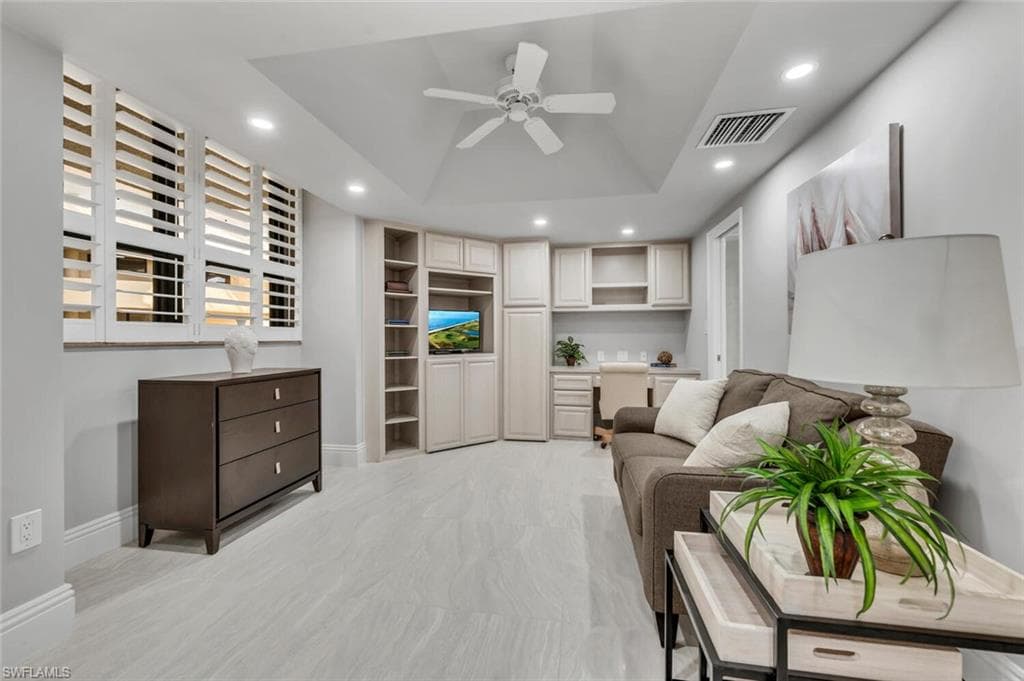 6001 Pelican Bay Blvd Penthouse E, Naples, FL 34108-5