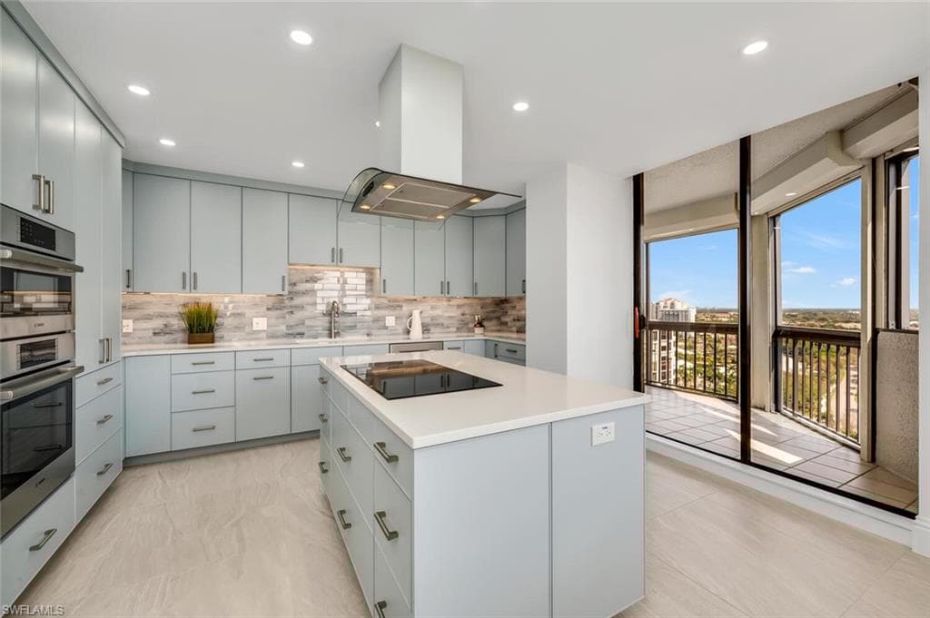 6001 Pelican Bay Blvd Penthouse E, Naples, FL 34108-7