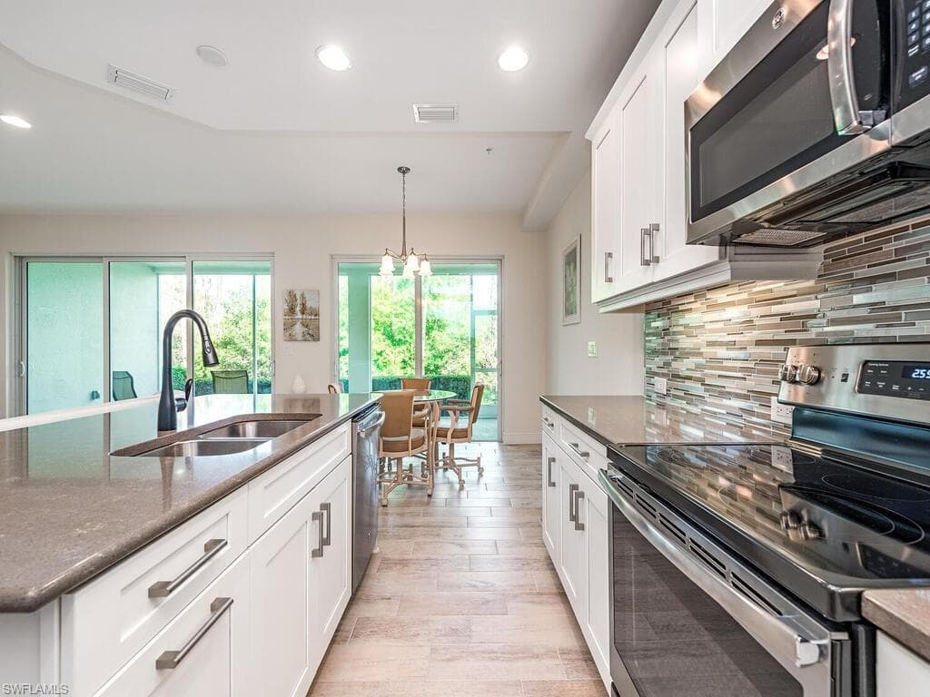 6981 Avalon Cir 1203, Naples, FL 34112-5