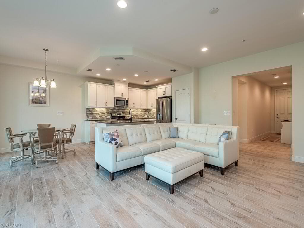 6981 Avalon Cir 1203, Naples, FL 34112-7