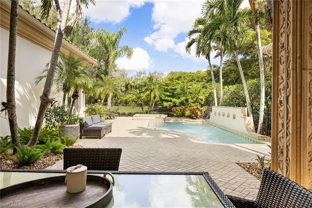 15655 Villoresi Way, Naples, FL 34110-15