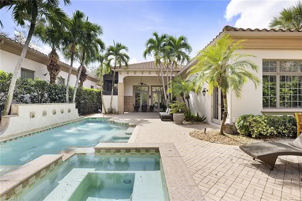 15655 Villoresi Way, Naples, FL 34110-16