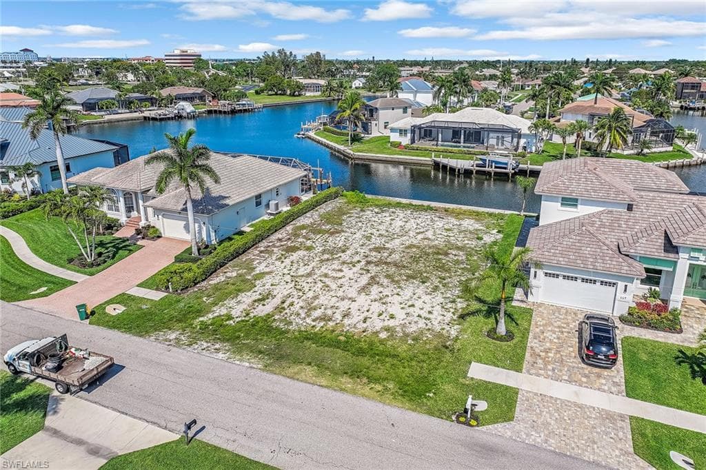 459 Waterleaf Ct, Marco Island, FL 34145-3