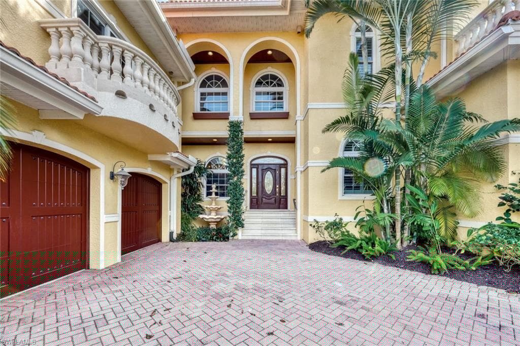 1835 Kingfish Rd, Naples, FL 34102-10
