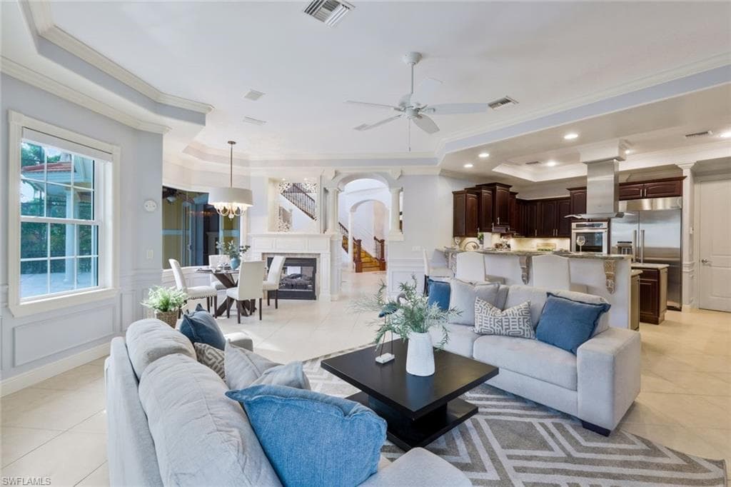 1835 Kingfish Rd, Naples, FL 34102-17