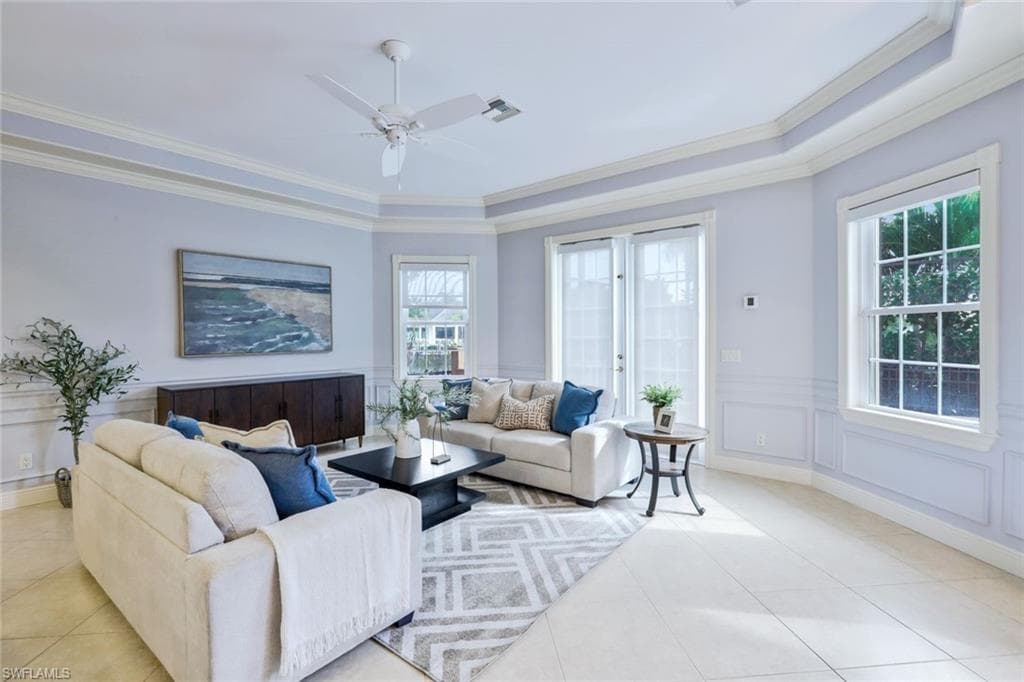 1835 Kingfish Rd, Naples, FL 34102-18