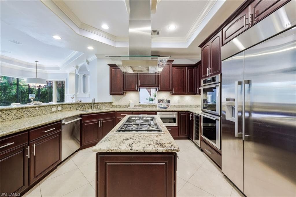 1835 Kingfish Rd, Naples, FL 34102-22