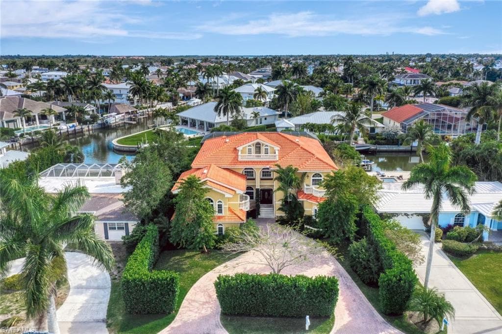 1835 Kingfish Rd, Naples, FL 34102-2