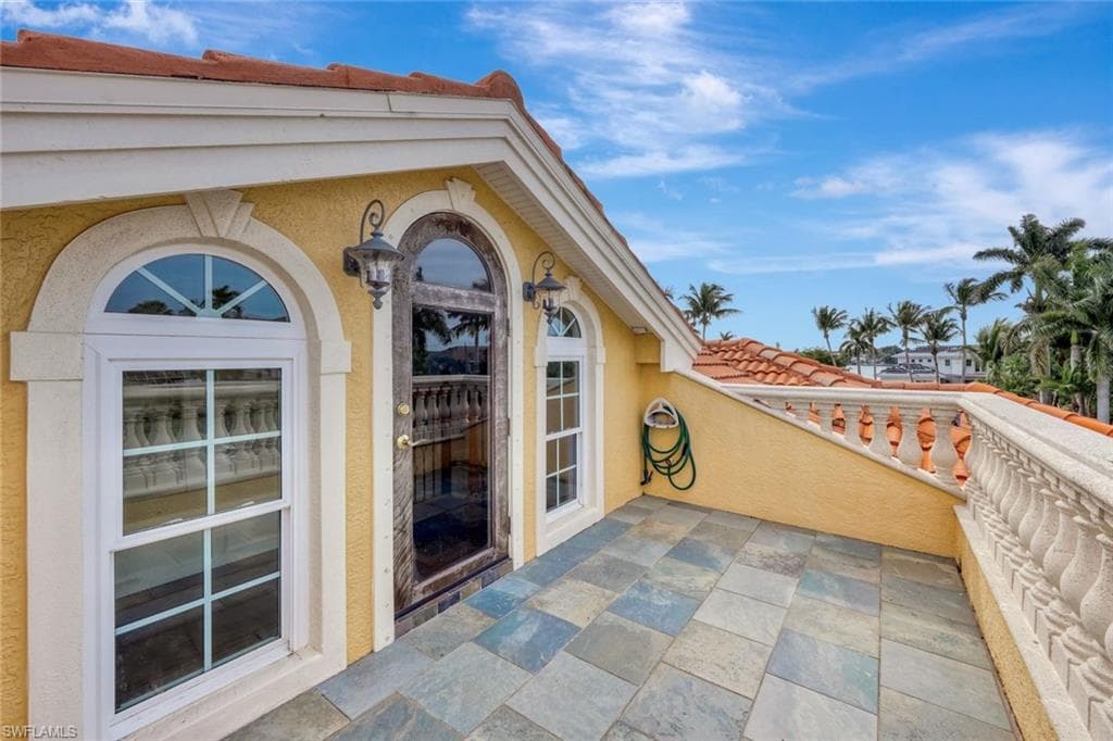 1835 Kingfish Rd, Naples, FL 34102-38