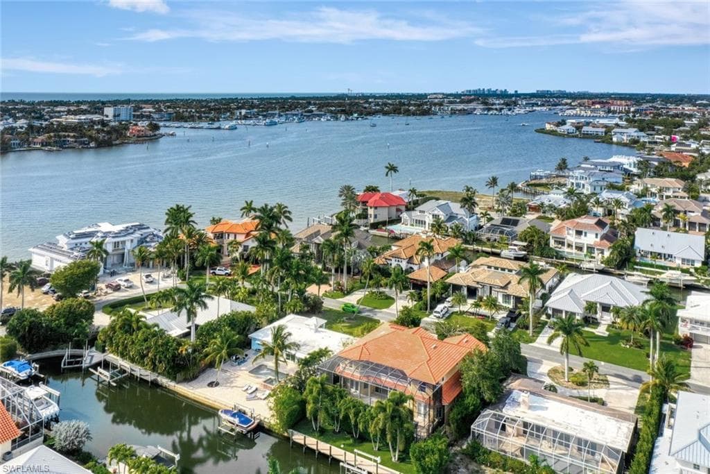 1835 Kingfish Rd, Naples, FL 34102-4