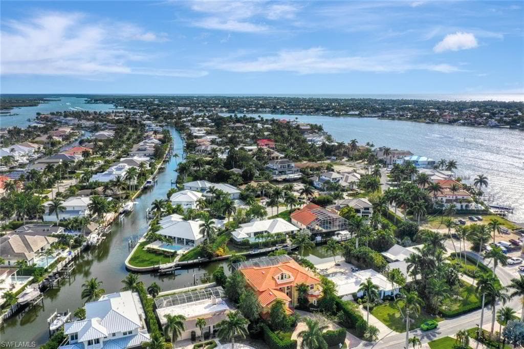 1835 Kingfish Rd, Naples, FL 34102-5