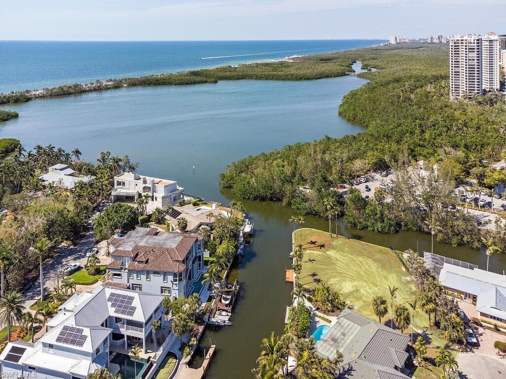 5241 Seashell Ave, Naples, FL 34103-4