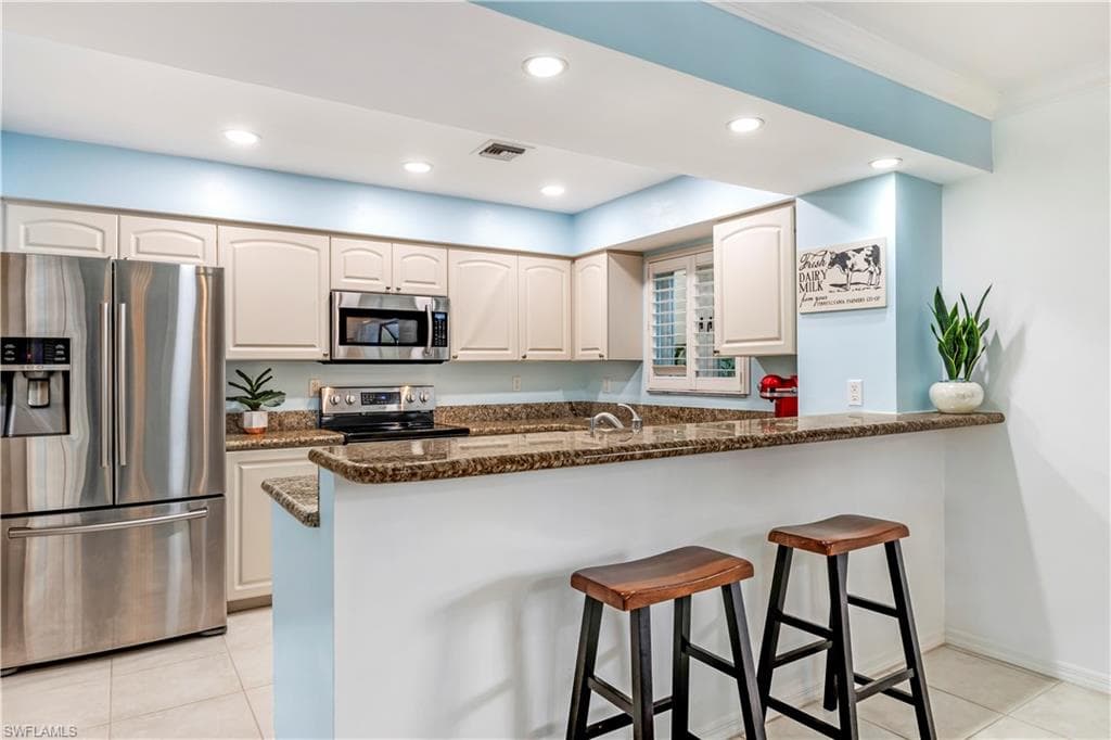 1608 Spoonbill Ln B, Naples, FL 34105-2