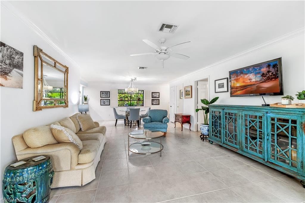 1608 Spoonbill Ln B, Naples, FL 34105-4