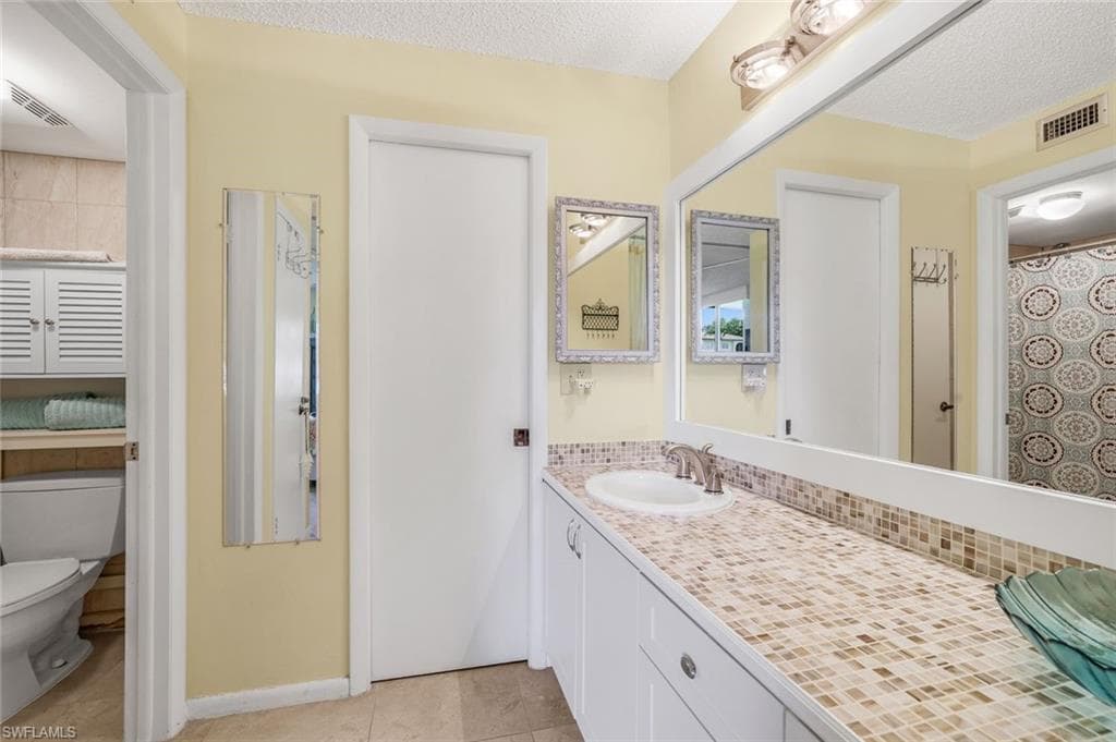 1087 Forest Lakes Dr 1-104, Naples, FL 34105-14