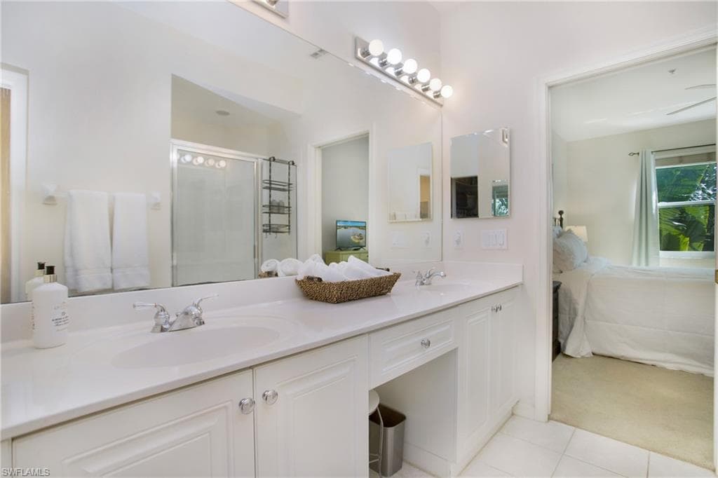4690 Hawks Nest Way E-204, Naples, FL 34114-35