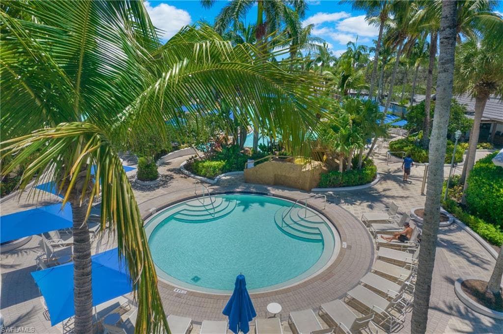 4690 Hawks Nest Way E-204, Naples, FL 34114-43