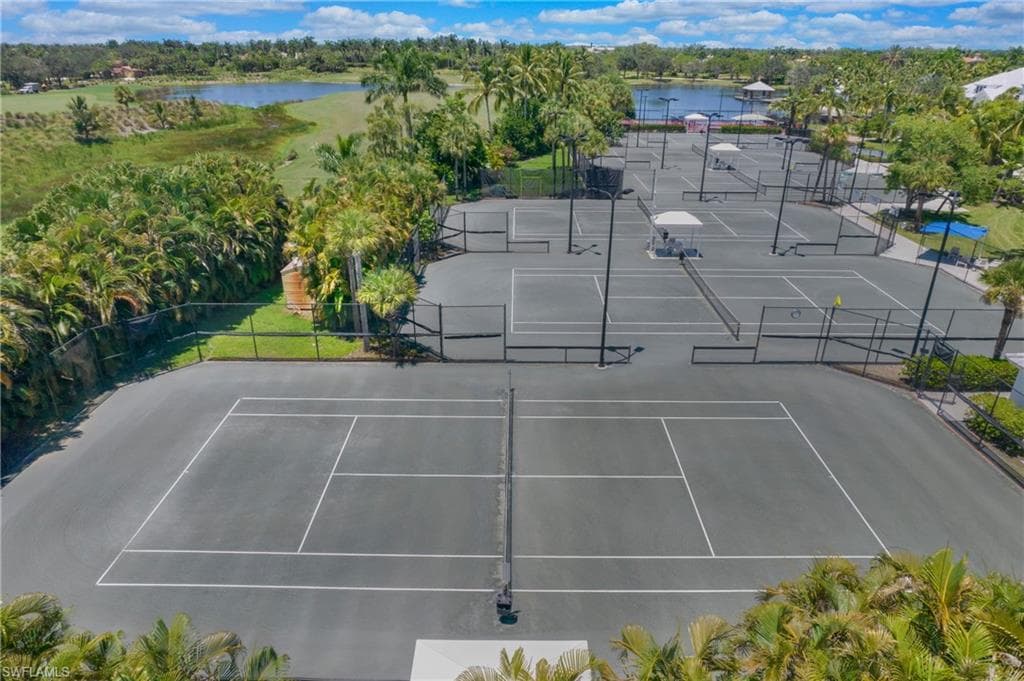 4690 Hawks Nest Way E-204, Naples, FL 34114-49