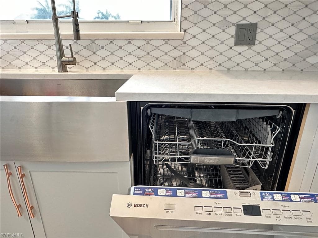 168 Trinidad St, Naples, FL 34113-22