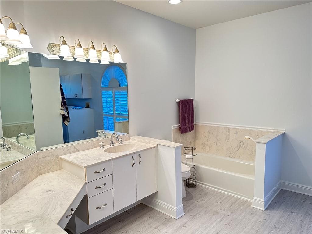 168 Trinidad St, Naples, FL 34113-32