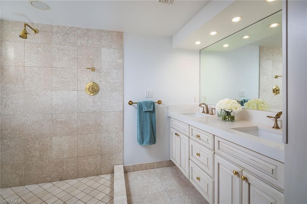 6101 Pelican Bay Blvd 1405, Naples, FL 34108-11