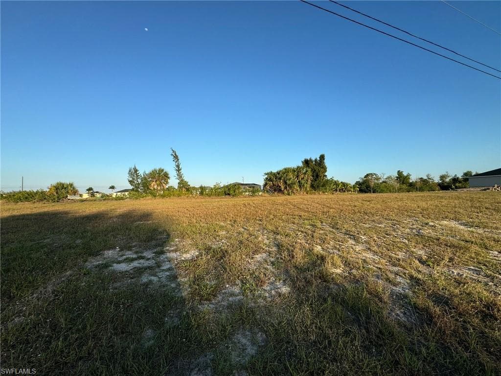 2115 2nd Pl, Cape Coral, FL 33993-1