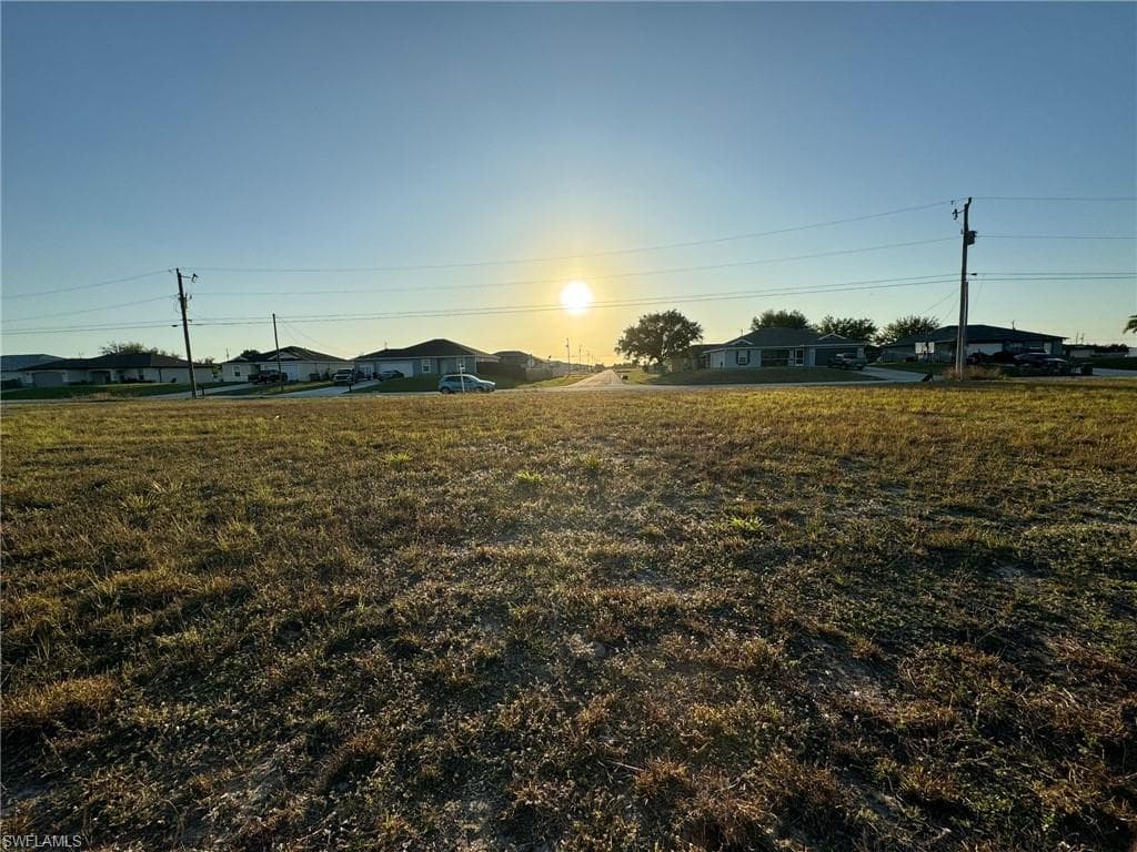 2115 2nd Pl, Cape Coral, FL 33993-3