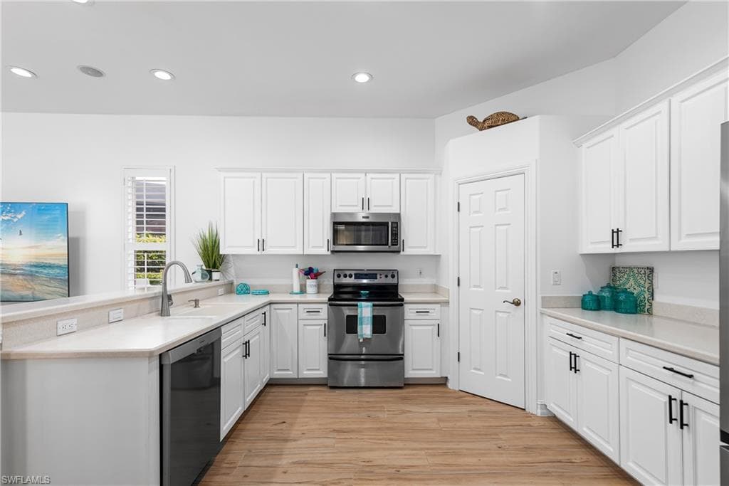 6840 Bent Grass Dr, Naples, FL 34113-12