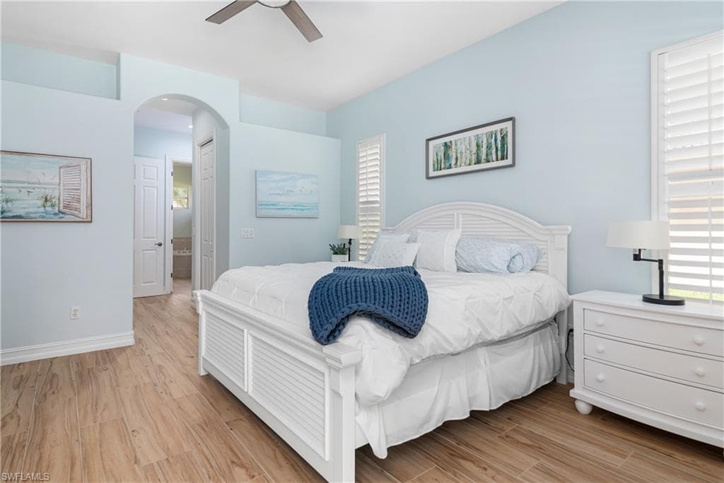 6840 Bent Grass Dr, Naples, FL 34113-16