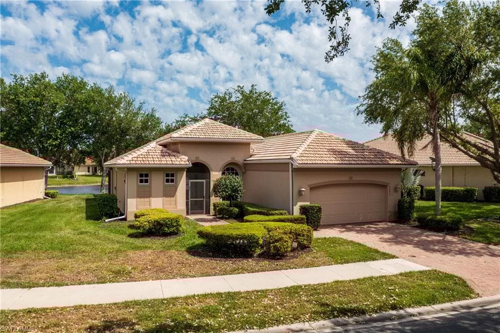 6840 Bent Grass Dr, Naples, FL 34113-25
