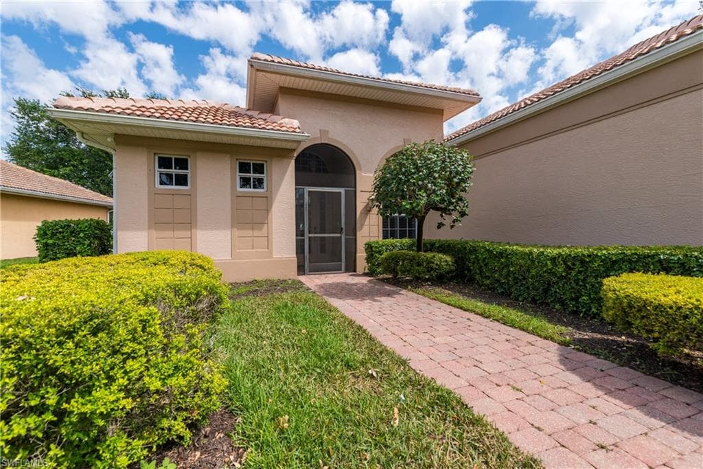 6840 Bent Grass Dr, Naples, FL 34113-4