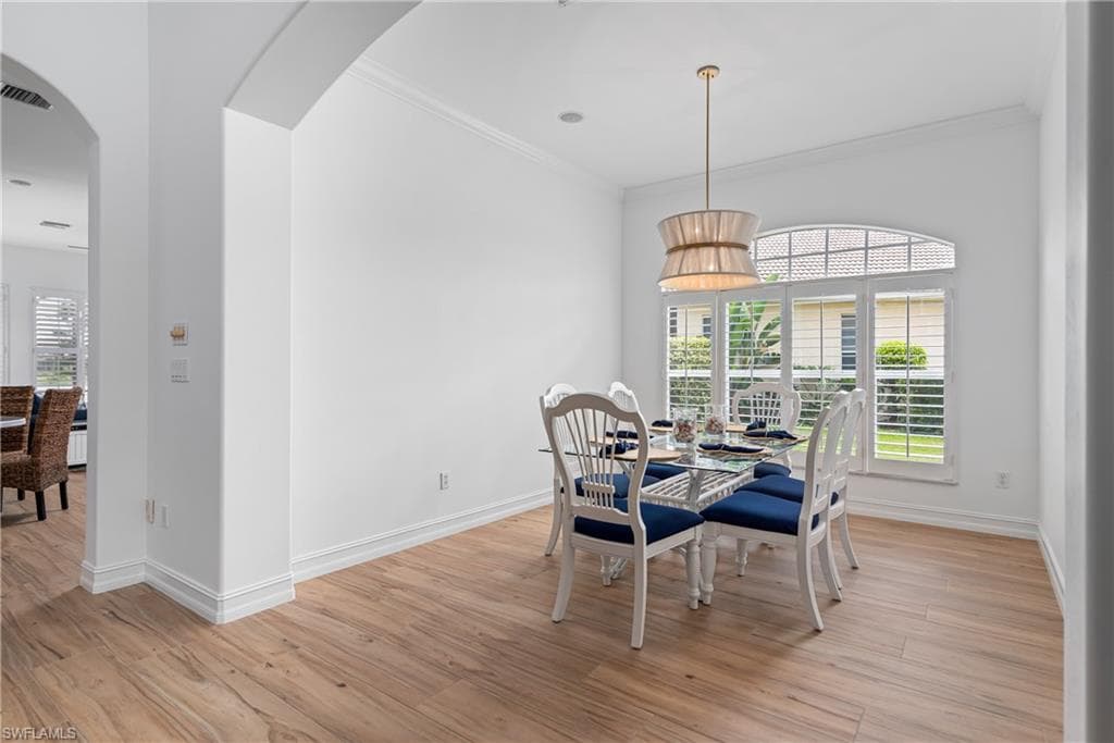 6840 Bent Grass Dr, Naples, FL 34113-8