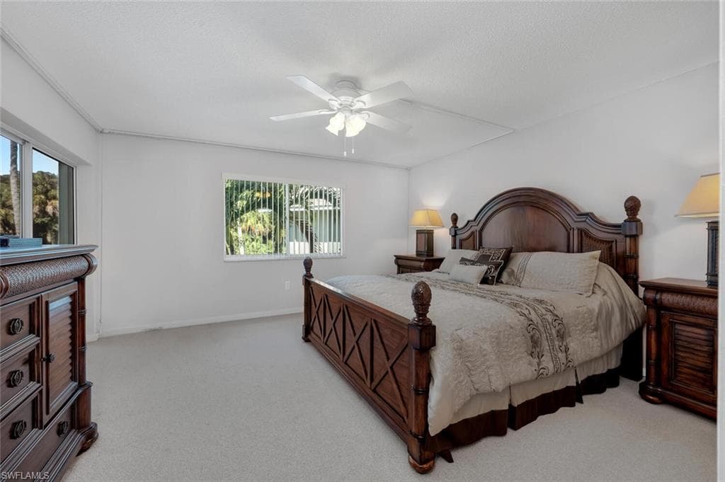 215 Cypress Way E D8, Naples, FL 34110-9