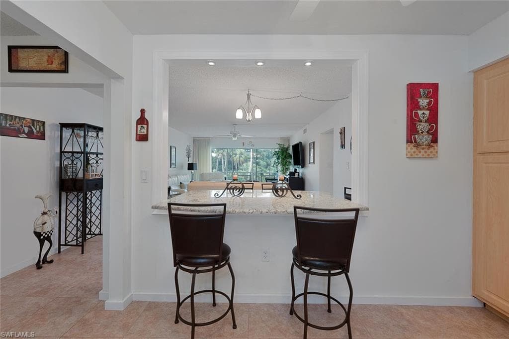 215 Cypress Way E D8, Naples, FL 34110-8