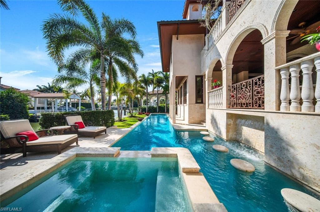 2233 Forrest Ln, Naples, FL 34102-14