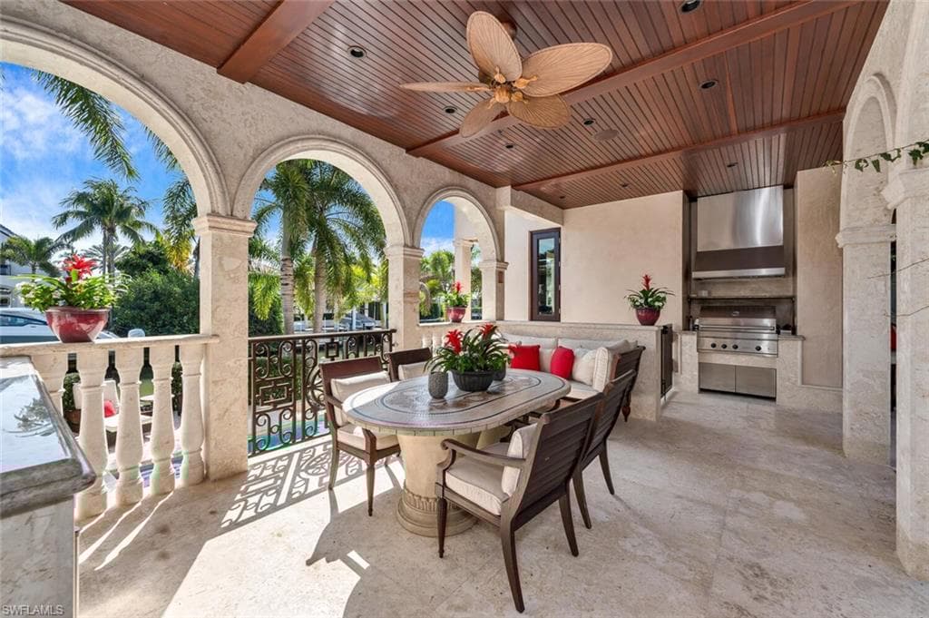 2233 Forrest Ln, Naples, FL 34102-16