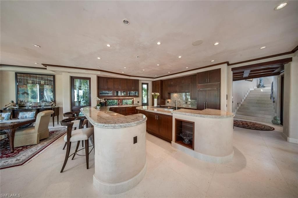2233 Forrest Ln, Naples, FL 34102-17