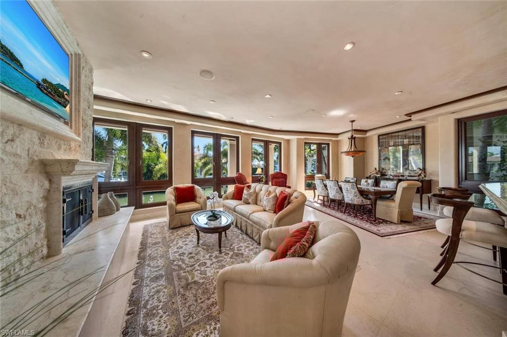 2233 Forrest Ln, Naples, FL 34102-20