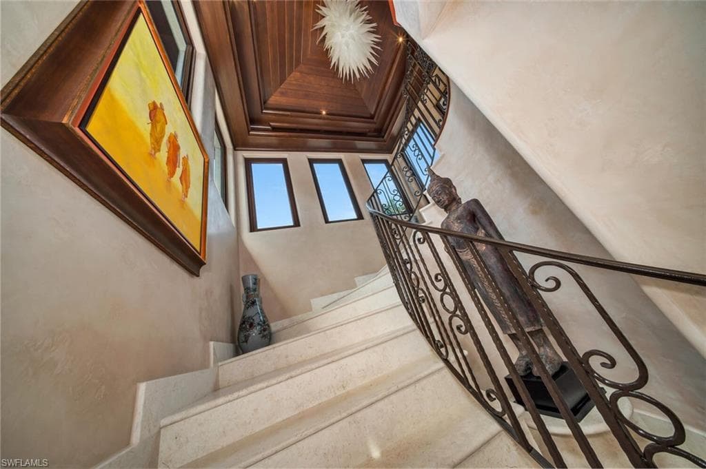 2233 Forrest Ln, Naples, FL 34102-22