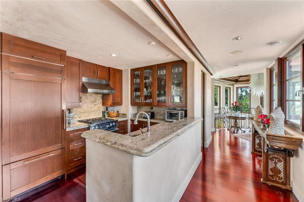 2233 Forrest Ln, Naples, FL 34102-23