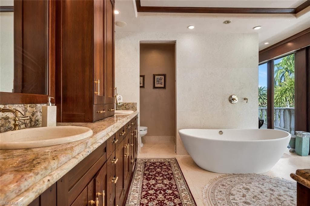 2233 Forrest Ln, Naples, FL 34102-34