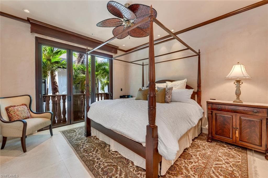 2233 Forrest Ln, Naples, FL 34102-36